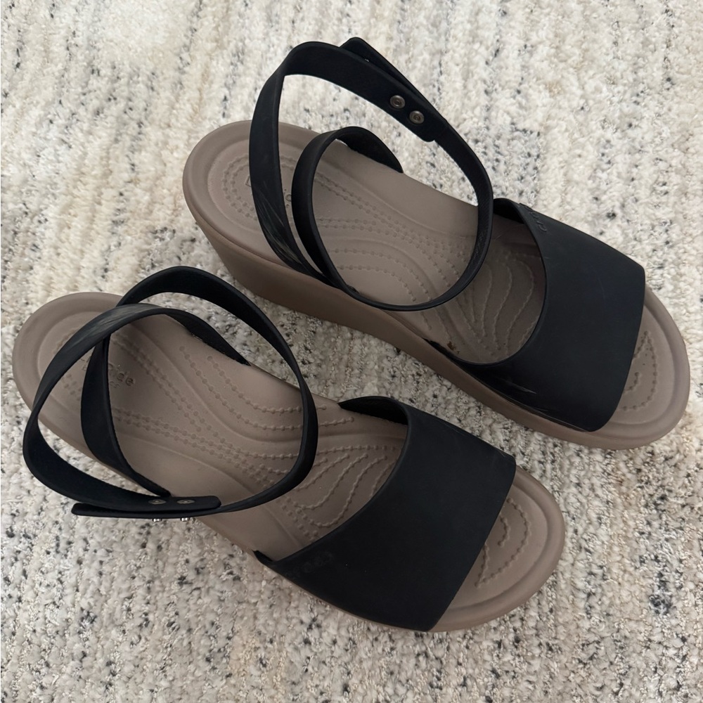 CROCS Women’s Black Strap Sandals with Taupe Footbed